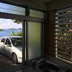 Au Coucher De Soleil